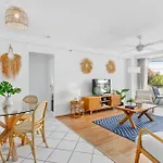Beachfront 2-Bed With Pool, Bbq & Tennis Court